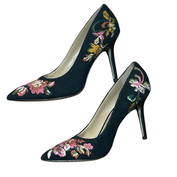 Lauren Ralph Lauren Lindella II Needlepoint & Suede Pump - Picture 9 of 9
